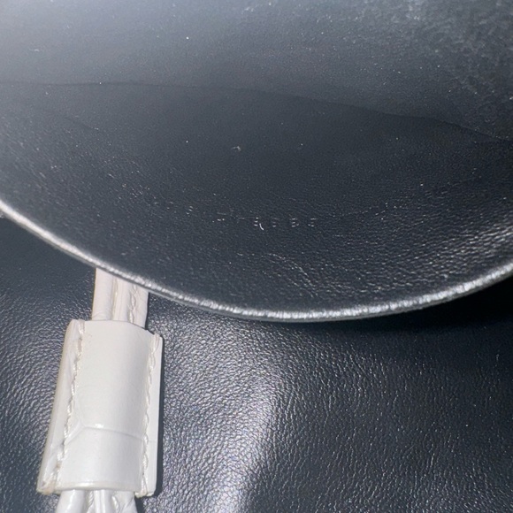 BALENCIAGA WHITE CROC EMBOSSED BUCKET BAG - Picture 11 of 11
